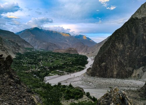 وادیِ نگر کی چھلت نگری: قراقرم کے دیس سے سیاحت کی ایک مکمل داستان